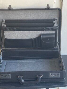 Vintage Black Hardcase Briefcase & Attaché Suitcase